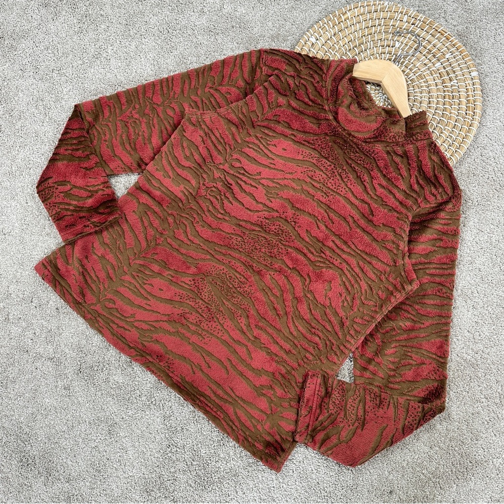 Wooly Bully Wear Women’s Textured Tiger Print Pullover Top Mock Neck M